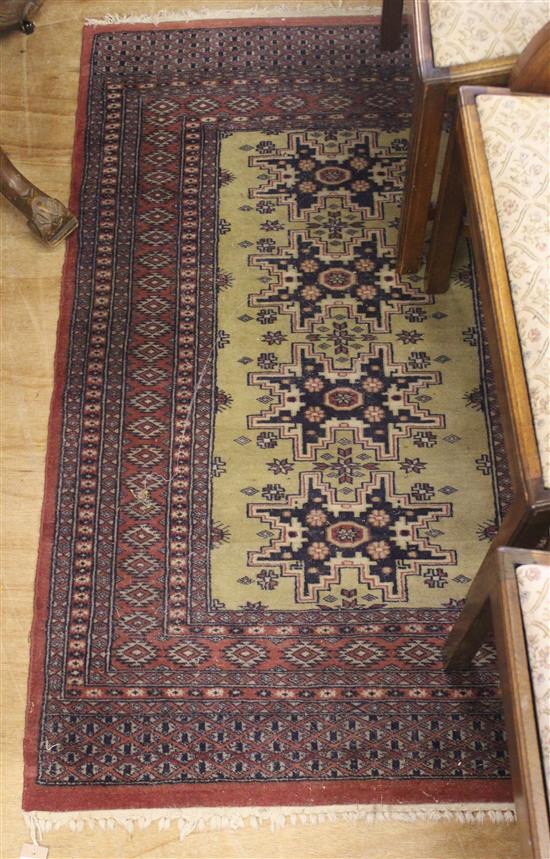 Persian red and beige ground rug(-)